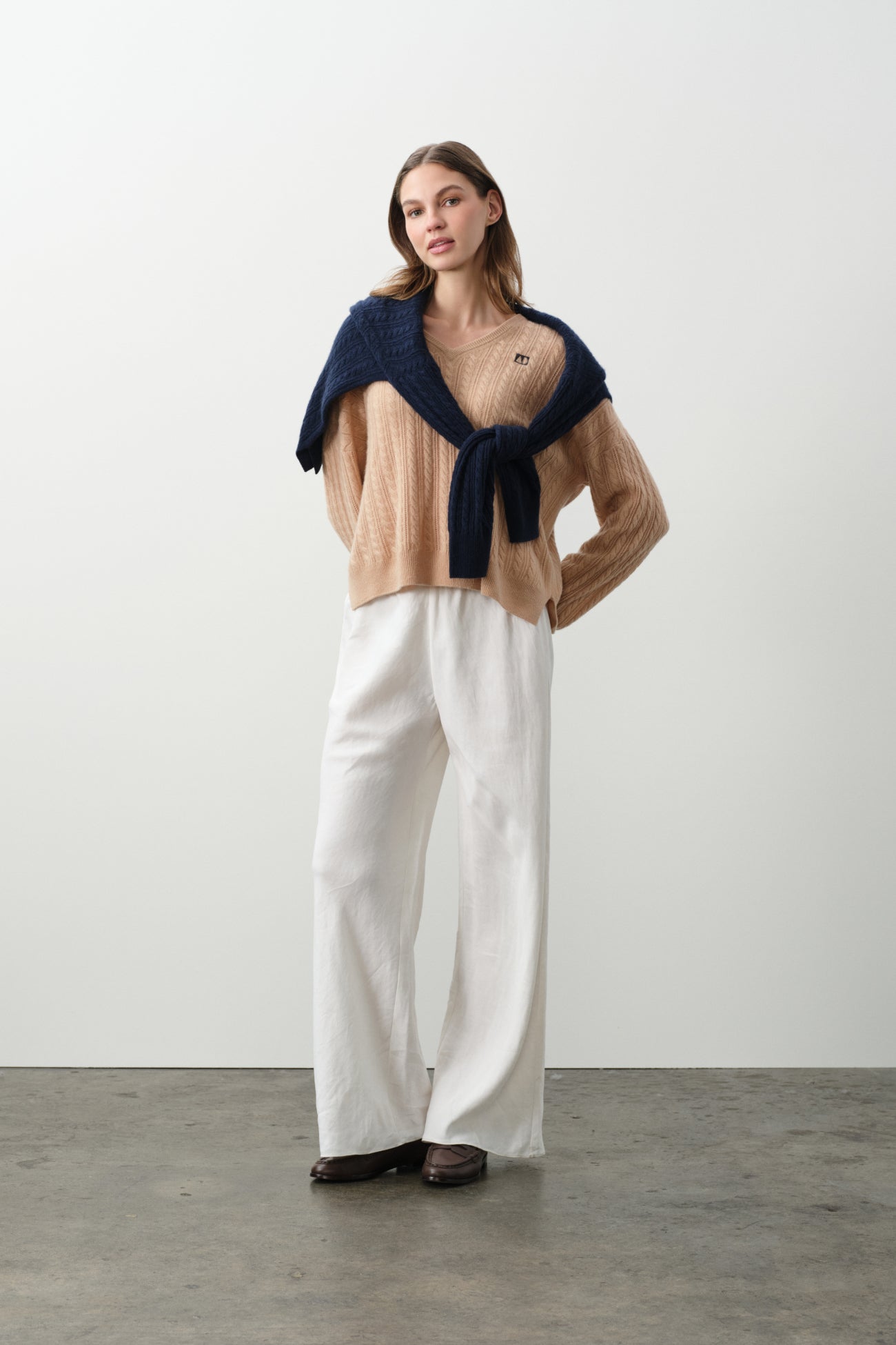 ELINA CASHMERE CABLEKNIT V-NECK