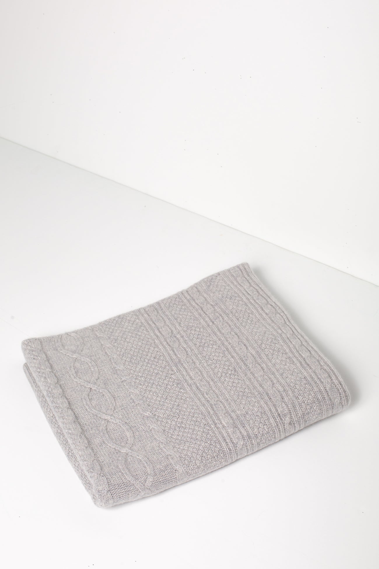CABLE CASHMERE BABY BLANKET
