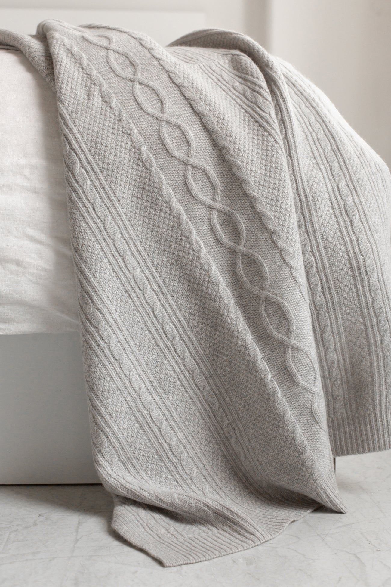CABLE CASHMERE BABY BLANKET