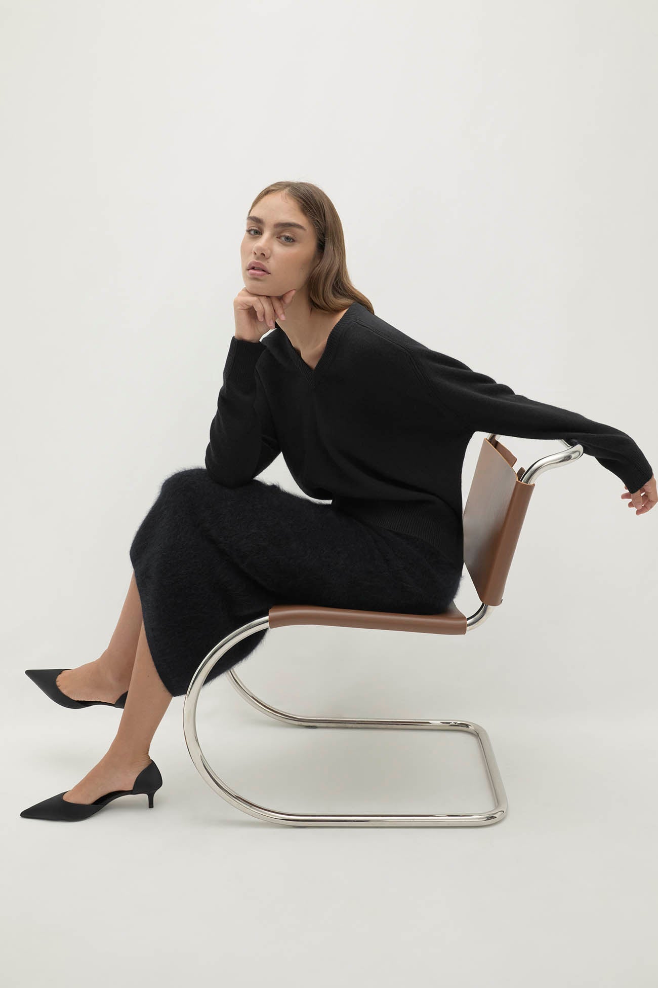 SYDNEY V-NECK CASHMERE SWEATER