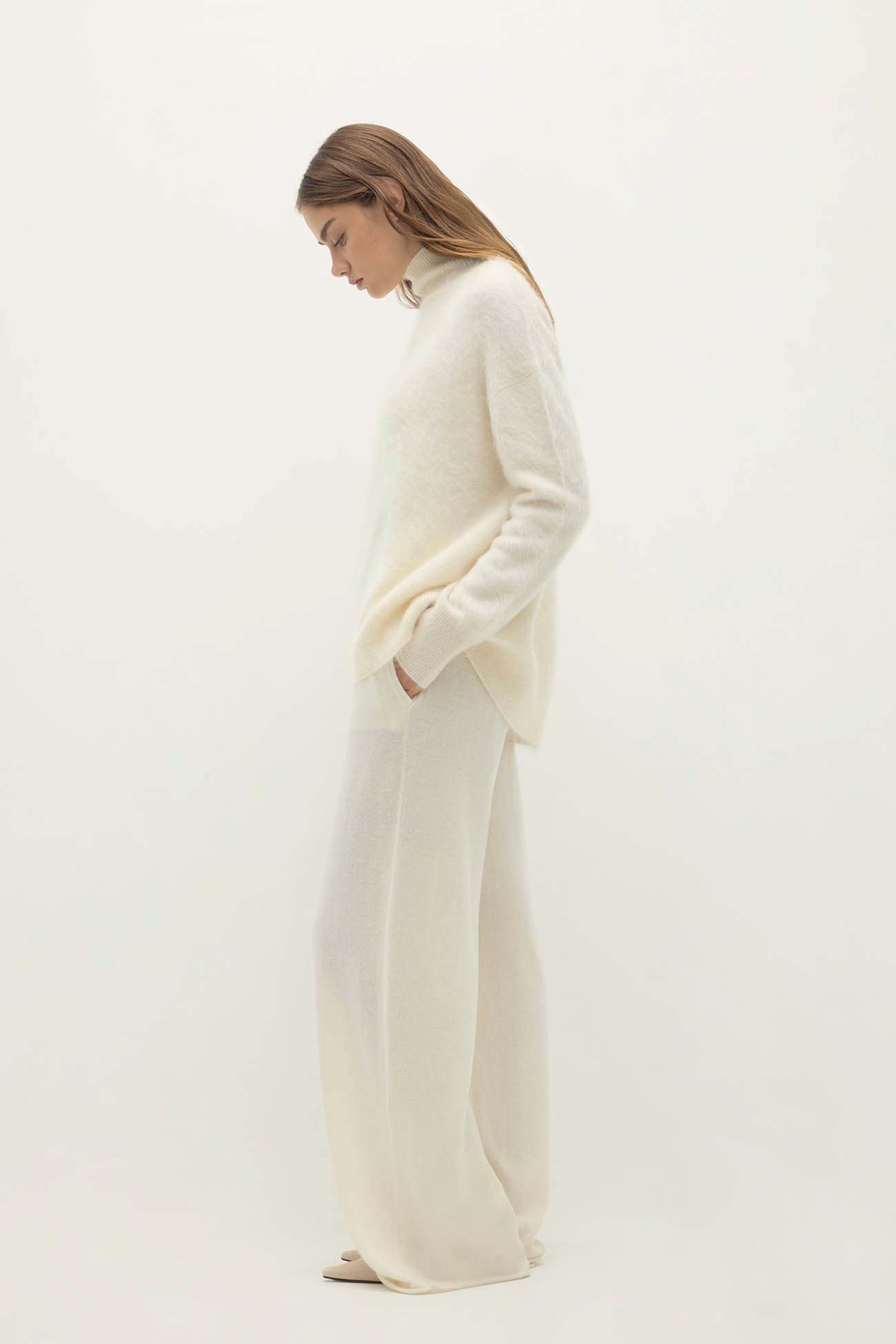 ETHEL BRUSHED CASHMERE TURTLENECK SWEATER