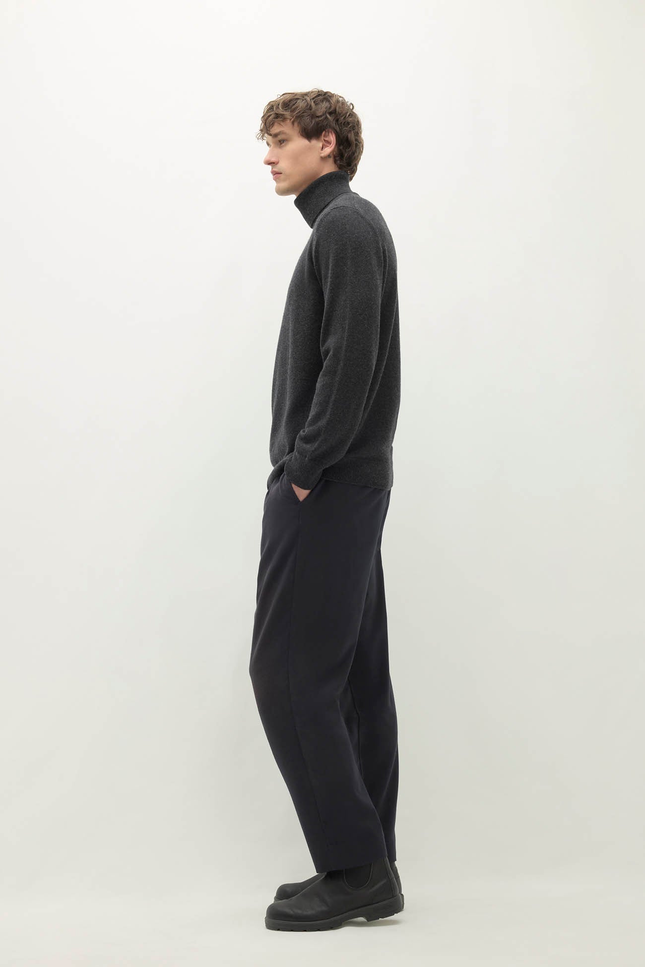 NICHOLO CASHMERE TURTLENECK