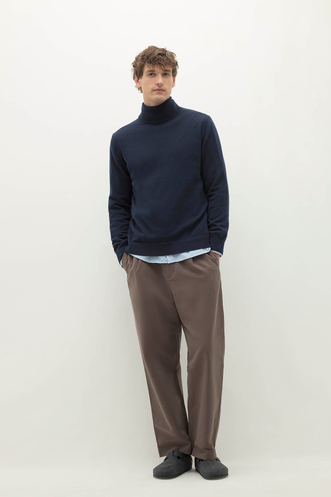 NICHOLO CASHMERE TURTLENECK