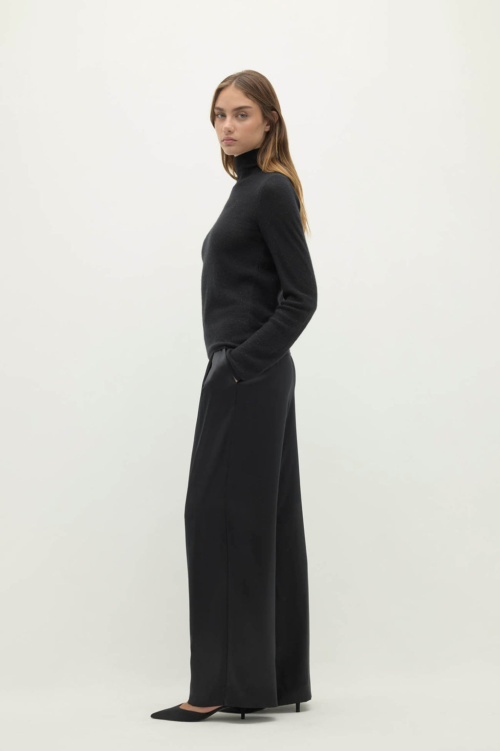 LIVIA SEQUIN TURTLENECK