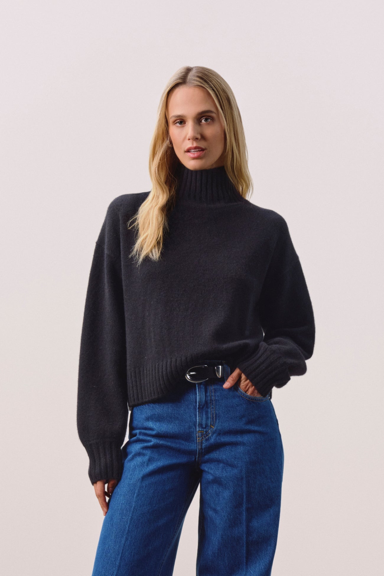 EMBER CASHMERE TURTLENECK