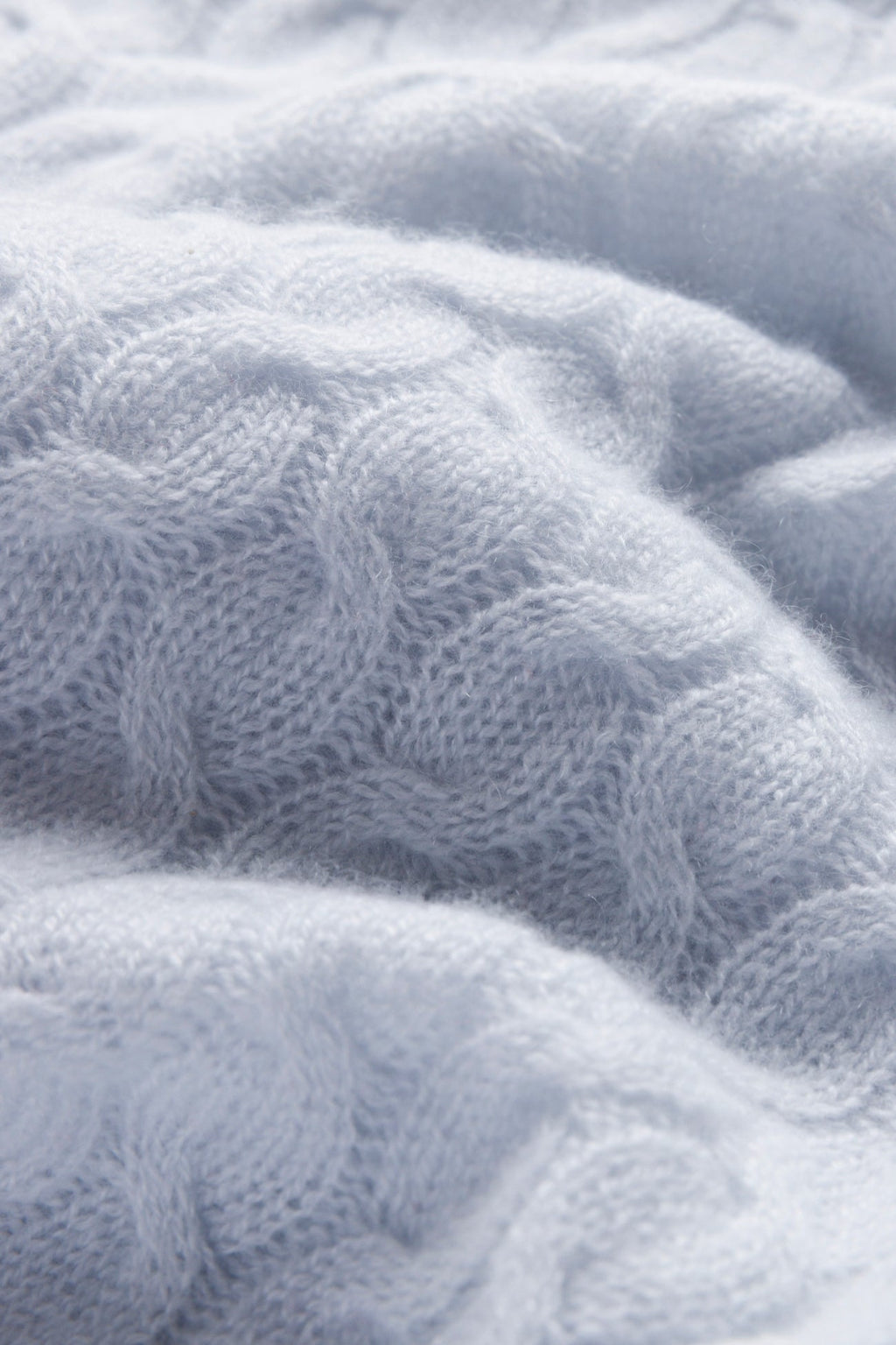 CHRISSY CROPPED CABLE KNIT SWEATER