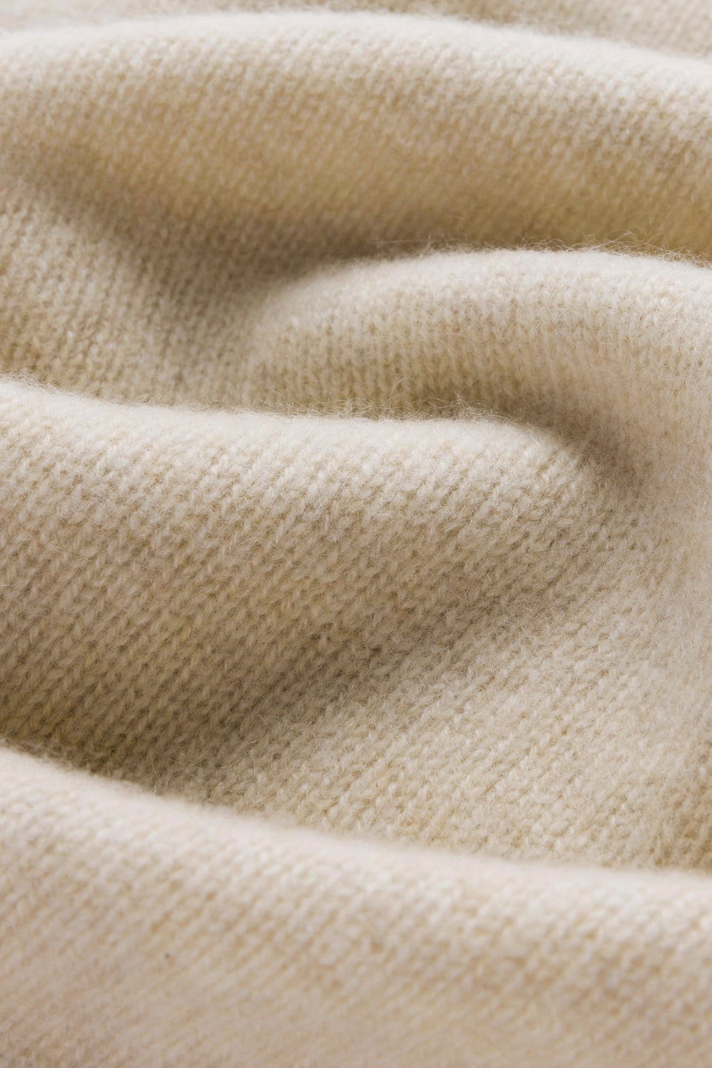 EMBER CASHMERE TURTLENECK